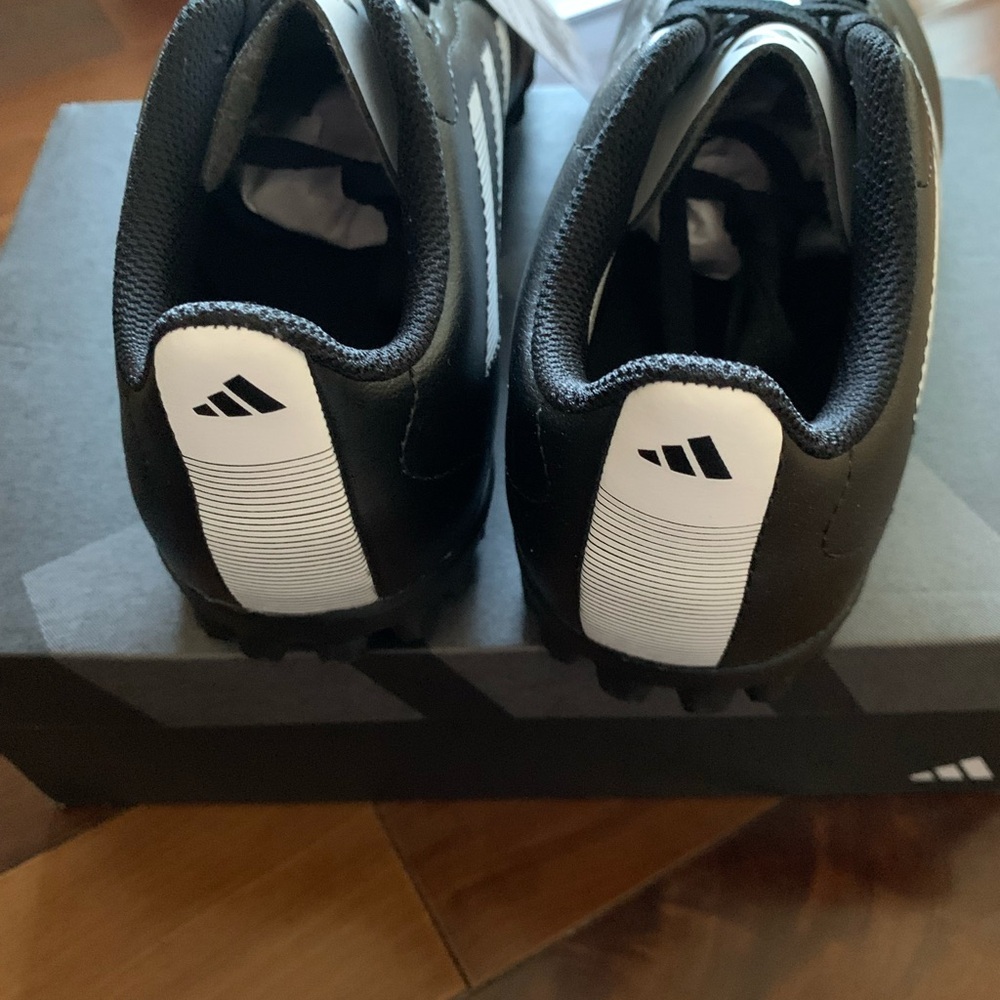 Adidas Football/Soccer Shoes M/6 W/7 Unisex good for men,woman,kids - Picture 6 of 7
